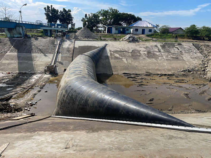 Indonesia 32 × 3.2 m Inflatable Rubber Dam Project – Installation